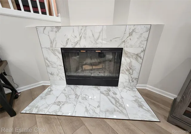 Listing Photo 4 - Condo for sale in building located at 1341 S Washington Ave, Royal Oak, MI 48067