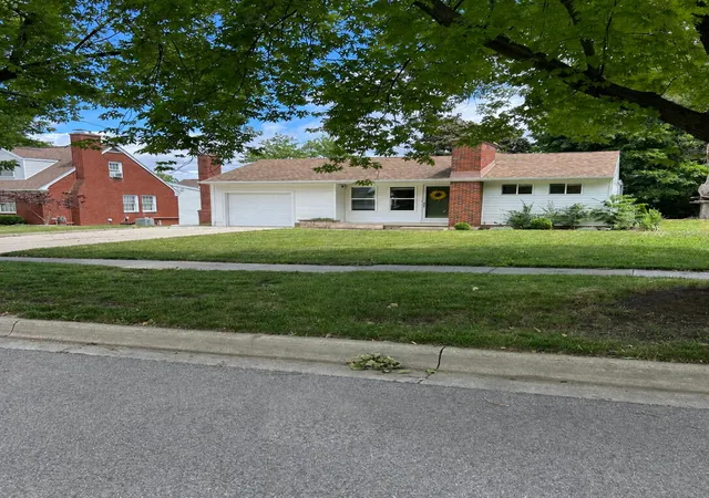 Photo 2 of Single family home for sale at 682 Budlong St, Adrian, MI 49221 | MLS# 81026014059 | Listing updated on 2026-06-20