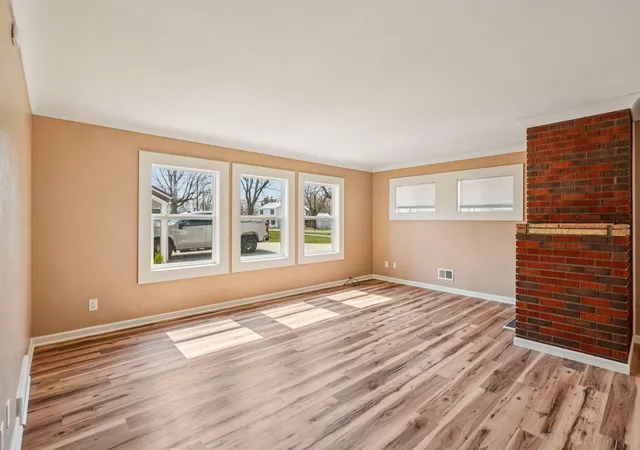 Photo 4 of Single family home for sale at 682 Budlong St, Adrian, MI 49221 | MLS# 81026014059 | Listing updated on 2026-06-20