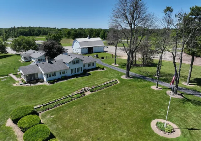 Photo 2 of Single family home for sale at 3371 Noble Rd, Oxford, MI 48370 | MLS# 72026014083 | Listing updated on 2026-08-10