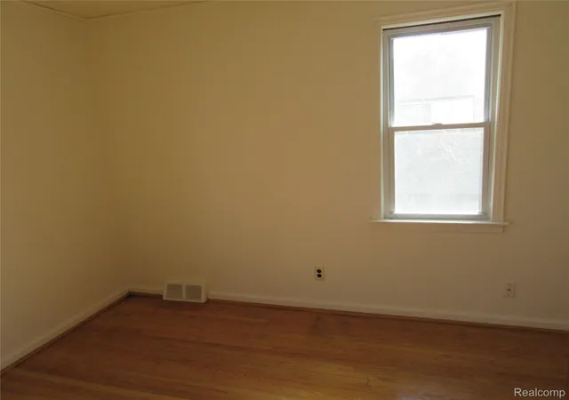 Photo 4 of Single family home for sale at 13477 Vernon Ave, Warren, MI 48089 | MLS# 20261023107 | Listing updated on 2026-10-06