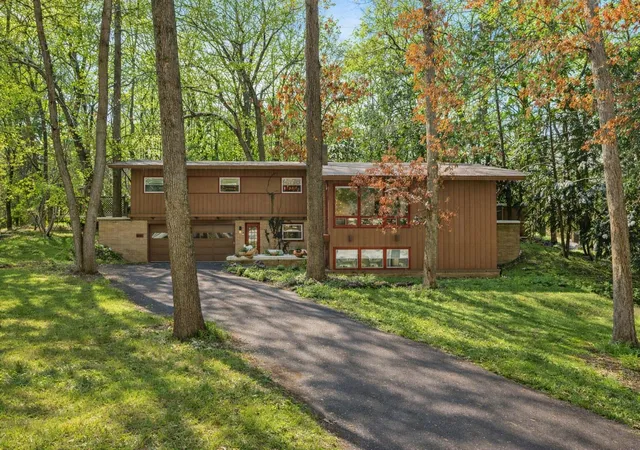 1st image of 2146 Treehaven Dr, Kalamazoo, MI 49008 | MLS# 66026014143