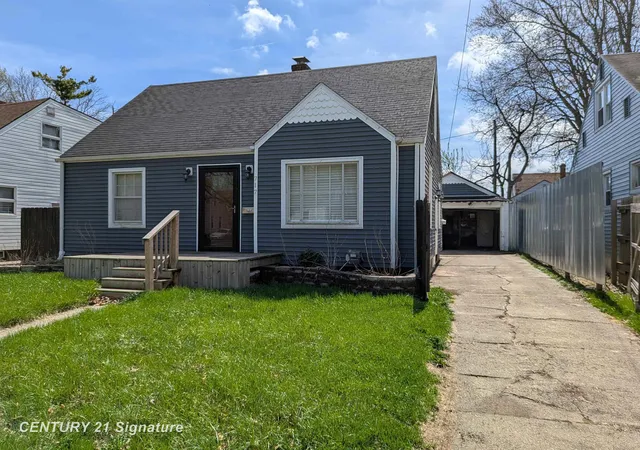 Photo 1 of Single family home for sale at 717 Huron St, Flint, MI 48507 | MLS# 5050203669 | Listing updated on 2026-09-04