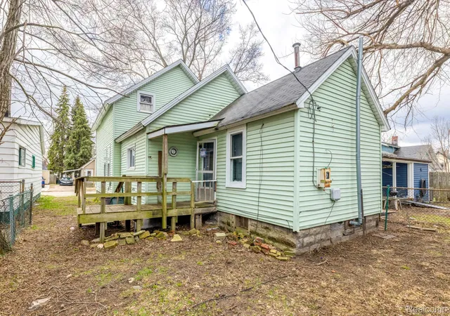 Homes for sale in Port Huron, MI | 1109 Rawlins St, Port Huron, MI 48060 | MLS# 20261023239