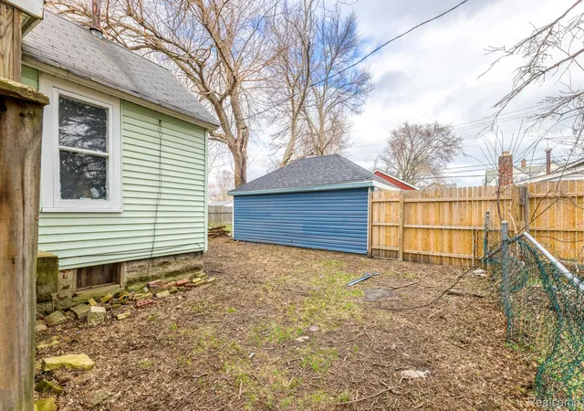 Homes for sale in Port Huron, MI | 1109 Rawlins St, Port Huron, MI 48060 | MLS# 20261023239