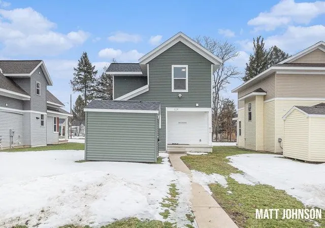 Homes for sale in Grand Rapids, MI | 624 Hazen St Se, Grand Rapids, MI 49507 | MLS# 71026014175