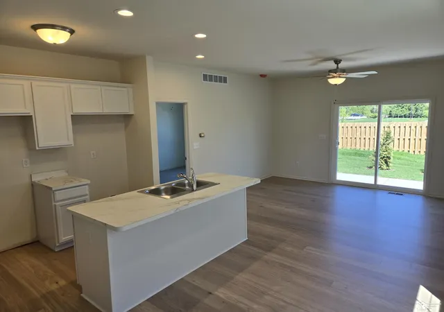 Listing Photo 2 - Condo for sale in building located at 807 Plum Vlg Dr, Monroe, MI 48161 - Unit #57