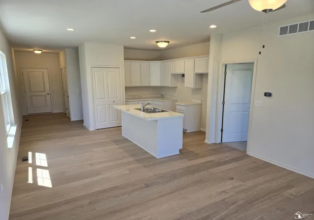 Listing Photo 3 - Condo for sale in building located at 807 Plum Vlg Dr, Monroe, MI 48161 - Unit #57
