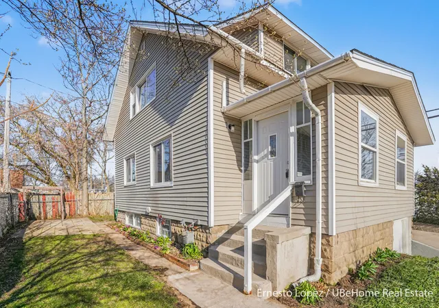 Photo 1 of Single Family Residence at 376 College Ave, Holland, MI 49423 | MLS# 71026014219 | | Sold on 2026-05-11