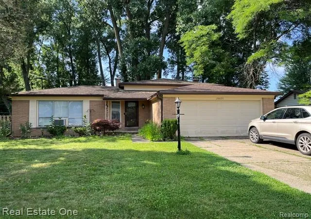 Photo 1 of Single family home for sale at 28835 Murray Crescent Dr, Southfield, MI 48076 | MLS# 20261023326 | Listing updated on 2026-07-07