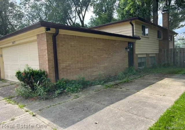 Photo 13 of Single family home for sale at 28835 Murray Crescent Dr, Southfield, MI 48076 | MLS# 20261023326 | Listing updated on 2026-07-07