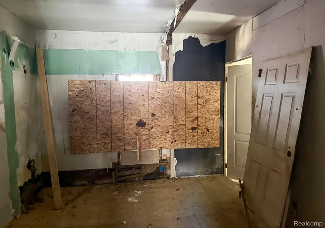 Photo 3 of Single family home for sale at 13160 Montville Pl, Detroit, MI 48238 | MLS# 20261023439 | Listing updated on 2026-07-06