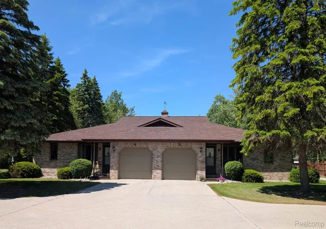 Photo 3 of Multi family home for sale at 600 Thomas St, Hemlock, MI 48626 | MLS# 20261023438 | Listing updated on 2026-09-03
