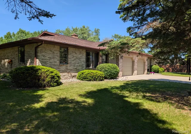 Listing Photo 5 - Condo for sale in building located at 600 Thomas St, Hemlock, MI 48626