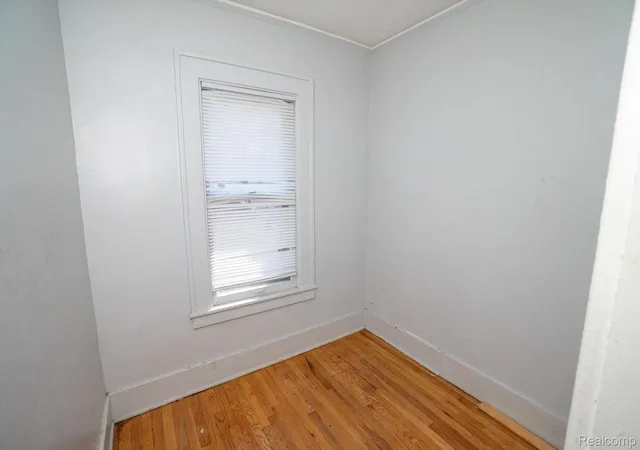 Photo 4 of Single family home for sale at 16155 Trinity St, Detroit, MI 48219 | MLS# 20261023516 | Listing updated on 2026-08-14