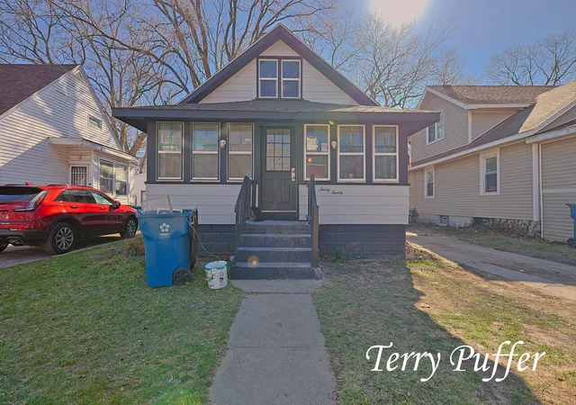 Homes for sale in Muskegon, MI | 3020 Highland St, Muskegon, MI 49444 | MLS# 71026014584