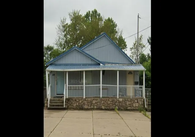 2nd image of 439 W Columbia Ave, Battle Creek, MI 49015 | MLS# 66026014595