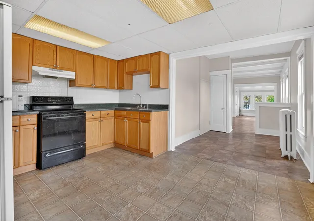 Listing Photo 4 - Condo for sale in building located at 439 W Columbia Ave, Battle Creek, MI 49015