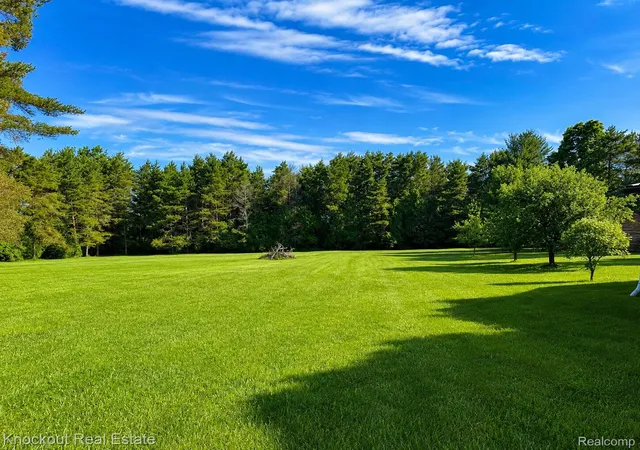 Photo 3 of Single family home for sale at 9239 Lange Rd, Birch Run, MI 48415 | MLS# 20261023832 | Listing updated on 2026-08-04