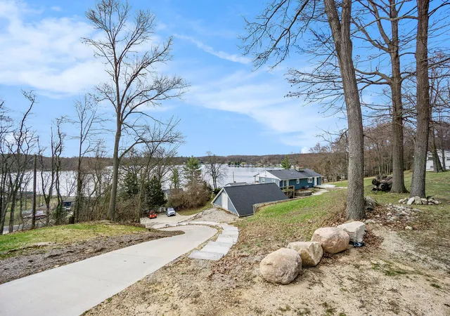 50th image of 12349 N Sherman Lake Dr, Augusta, MI 49012 | MLS# 66026014657