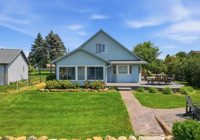Photo 3 of Single family home for sale at 7201 Holiday Dr, Stanwood, MI 49346 | MLS# 72026014701 | Listing updated on 2026-10-09