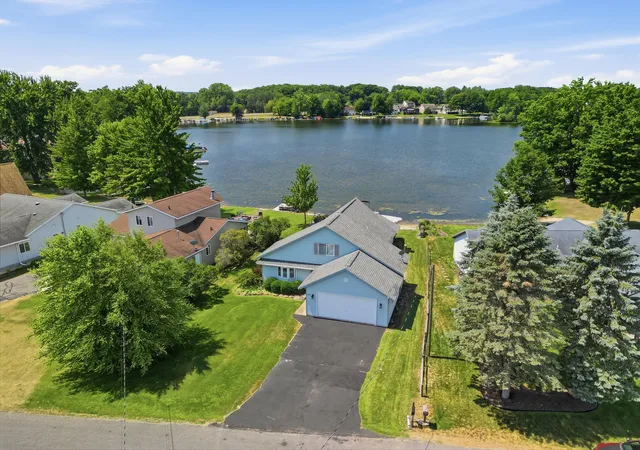 Photo 4 of Single family home for sale at 7201 Holiday Dr, Stanwood, MI 49346 | MLS# 72026014701 | Listing updated on 2026-10-09
