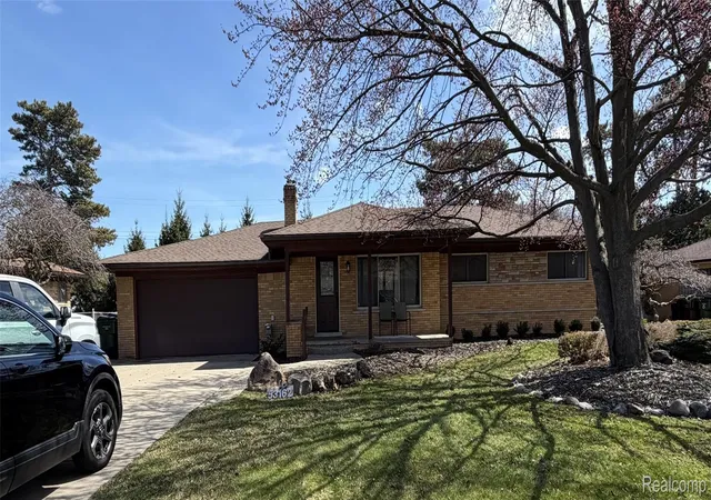 Photo 1 of Sale Pending at 53162 Briar Dr, Shelby Township, MI 48316 | MLS# 20261023949 | Listing updated on 2026-07-07