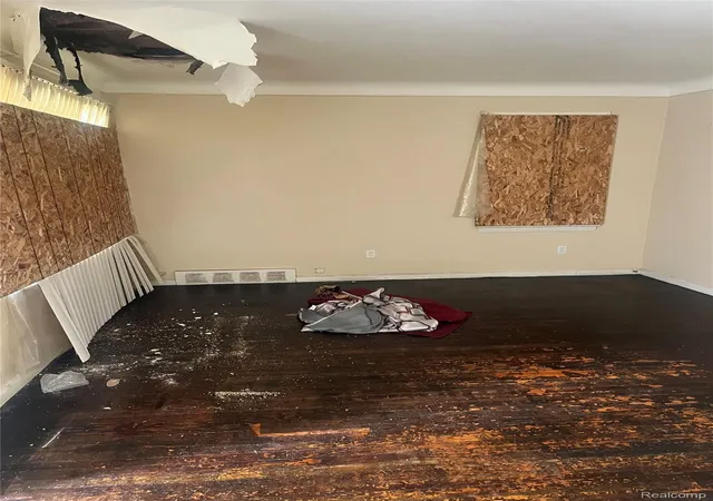 Photo 3 of Single family home for sale at 19338 Waltham St, Detroit, MI 48205 | MLS# 20261023989 | Listing updated on 2026-07-06