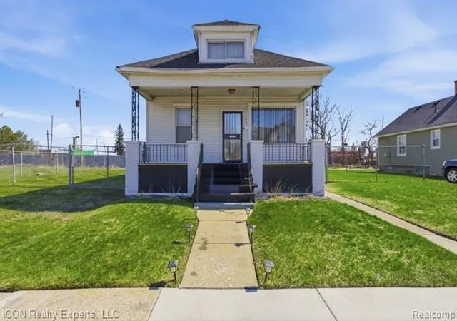 Homes for sale in Hamtramck, MI | 13540 Moran St, Hamtramck, MI 48212 | MLS# 20261024005