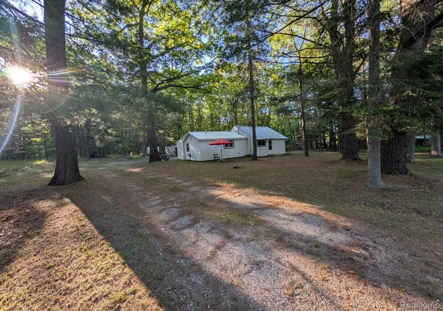 Photo 3 of Single family home for sale at 3821 S Townline Rd, Prudenville, MI 48651 | MLS# 20261024007 | Listing updated on 2026-07-20