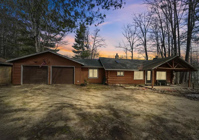 Photo 2 of Single family home for sale at 156 Elm Blvd, Cadillac, MI 49601 | MLS# 78080066702 | Listing updated on 2026-09-11