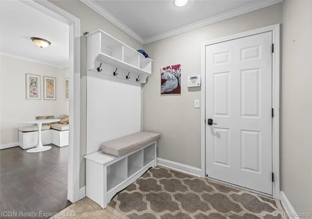 Listing Photo 3 - Condo for sale in building located at 3754 Knightbridge Cir, Sterling Heights, MI 48314