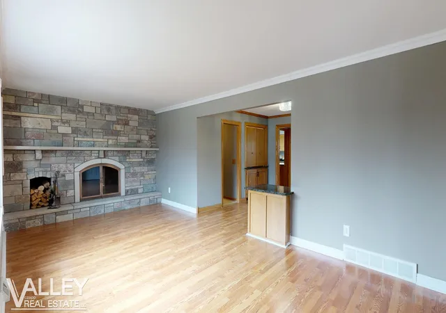 3rd image of 5320 N Nottingham Dr, Saginaw, MI 48603 | MLS# 61050204002