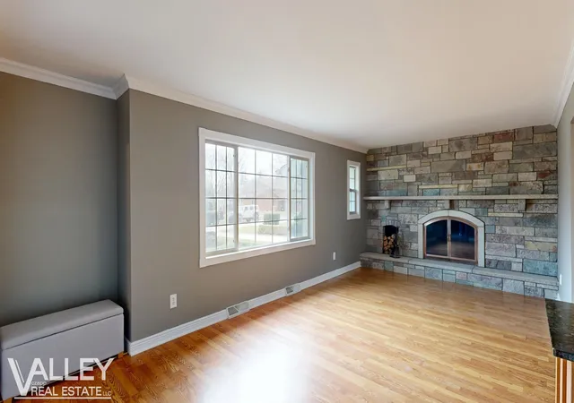 4th image of 5320 N Nottingham Dr, Saginaw, MI 48603 | MLS# 61050204002