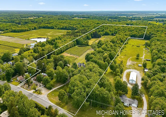2nd image of 1661 68th St, Fennville, MI 49408 | MLS# 71026014779