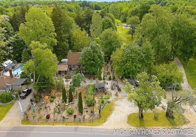 32nd image of 1661 68th St, Fennville, MI 49408 | MLS# 71026014779