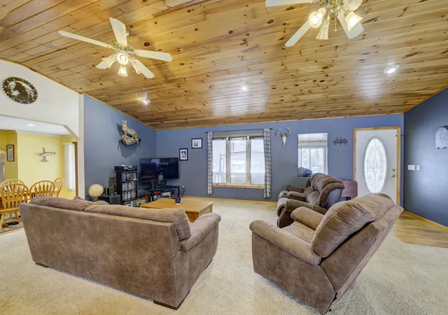 Photo 4 of Single family home for sale at 4793 E Duck Lake Rd, Grawn, MI 49637 | MLS# 78080066670 | Listing updated on 2026-09-18
