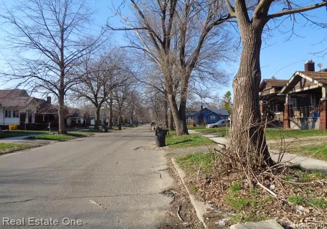 Listing Photo 2 - Condo for sale in building located at 9928 Belleterre St, Detroit, MI 48204 - Unit #