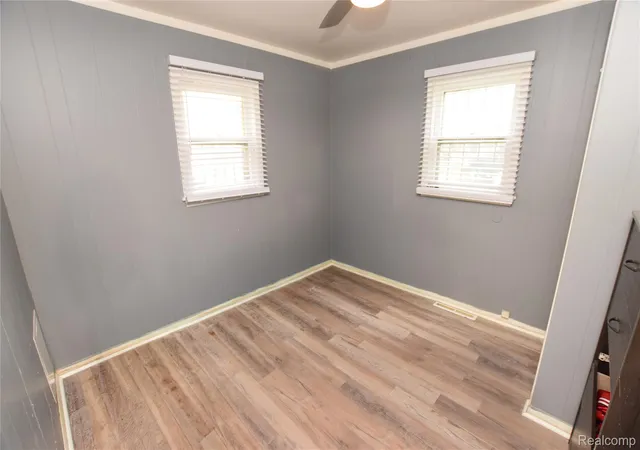 Photo 3 of Single family home for sale at 409 W Alma Ave, Flint, MI 48505 | MLS# 20261024127 | Listing updated on 2026-09-03