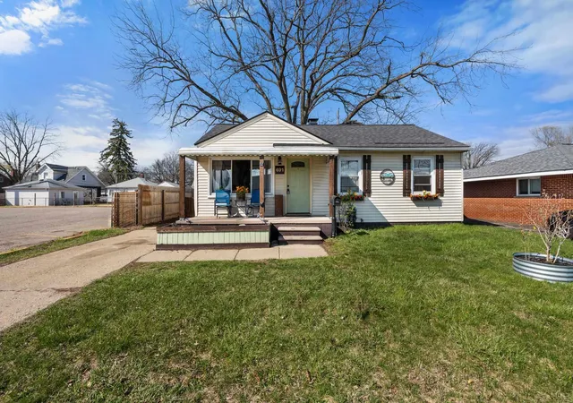 Homes for sale in Ferndale City Oakland, MI | 691 E Bennett Ave, Ferndale City Oakland, MI 48220 | MLS# 58050204047