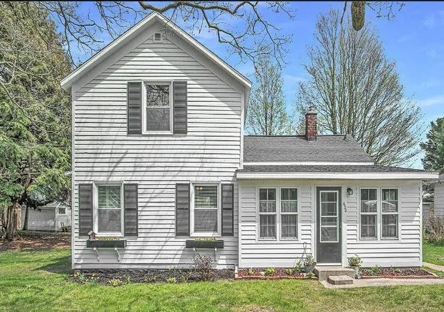 1st image of 620 N Lakeshore Dr, Ludington, MI 49431 | MLS# 67026014873