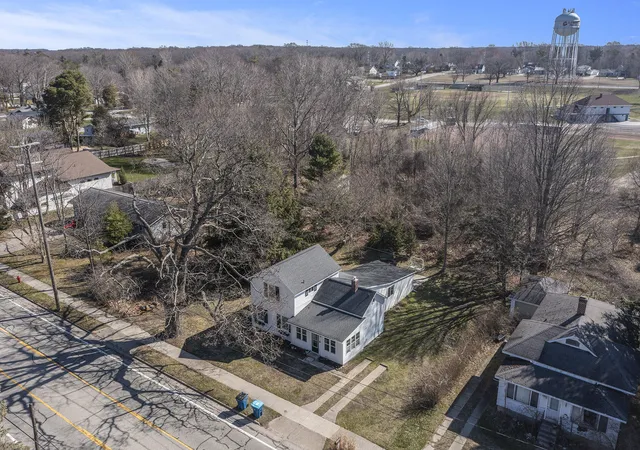 2nd image of 620 N Lakeshore Dr, Ludington, MI 49431 | MLS# 67026014873