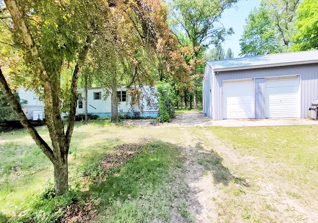 4th image of 5350 E Crystal Lake Rd, Holton, MI 49425 | MLS# 72026014874