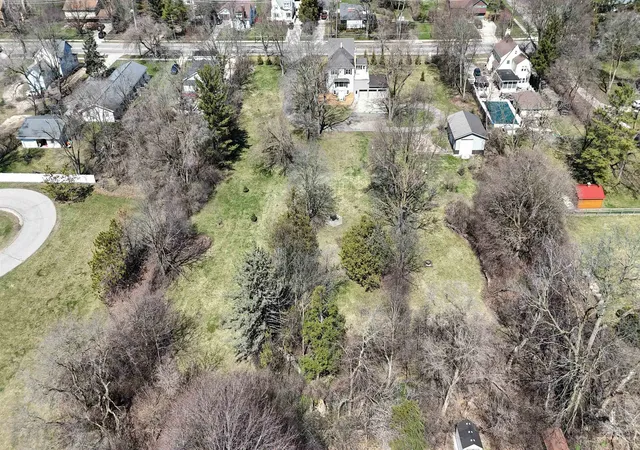 2nd image of 1318 E Broadway, Mount Pleasant, MI 48858 | MLS# 79080066684