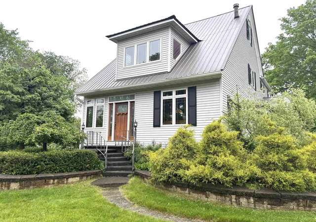 3rd image of 1318 E Broadway, Mount Pleasant, MI 48858 | MLS# 79080066684