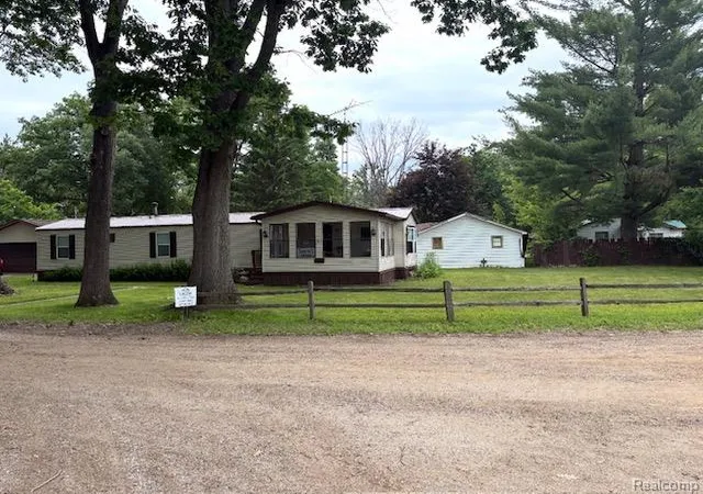Photo 2 of Single family home for sale at 1125 Oakwood St, Beaverton, MI 48612 | MLS# 20261024283 | Listing updated on 2026-07-06