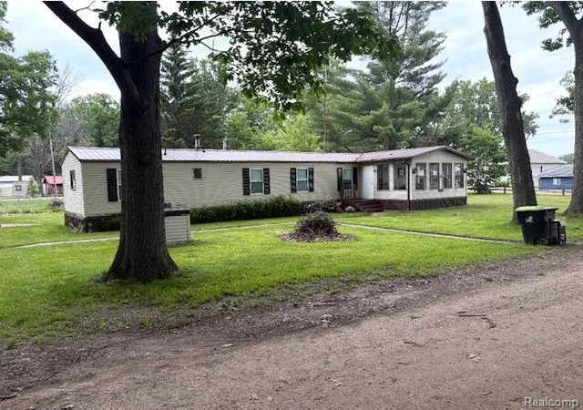 Photo 3 of Single family home for sale at 1125 Oakwood St, Beaverton, MI 48612 | MLS# 20261024283 | Listing updated on 2026-07-06