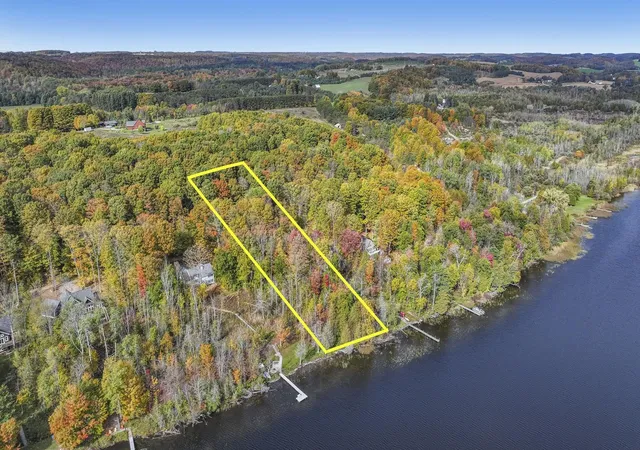 3rd image of 4944 Benway Ln, Central Lake, MI 49622 | MLS# 78080066823
