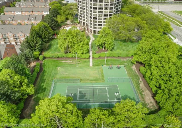 Homes for sale in Southfield City Oakland, MI | 5000 Town Center Center, Southfield City Oakland, MI 48075 | Houzeo