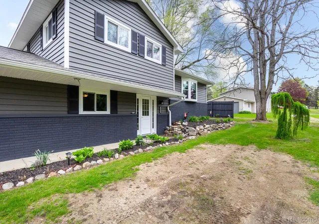 Photo 4 of Single family home for sale at 1337 Haines Rd, Lapeer, MI 48446 | MLS# 20261024324 | Listing updated on 2026-09-15
